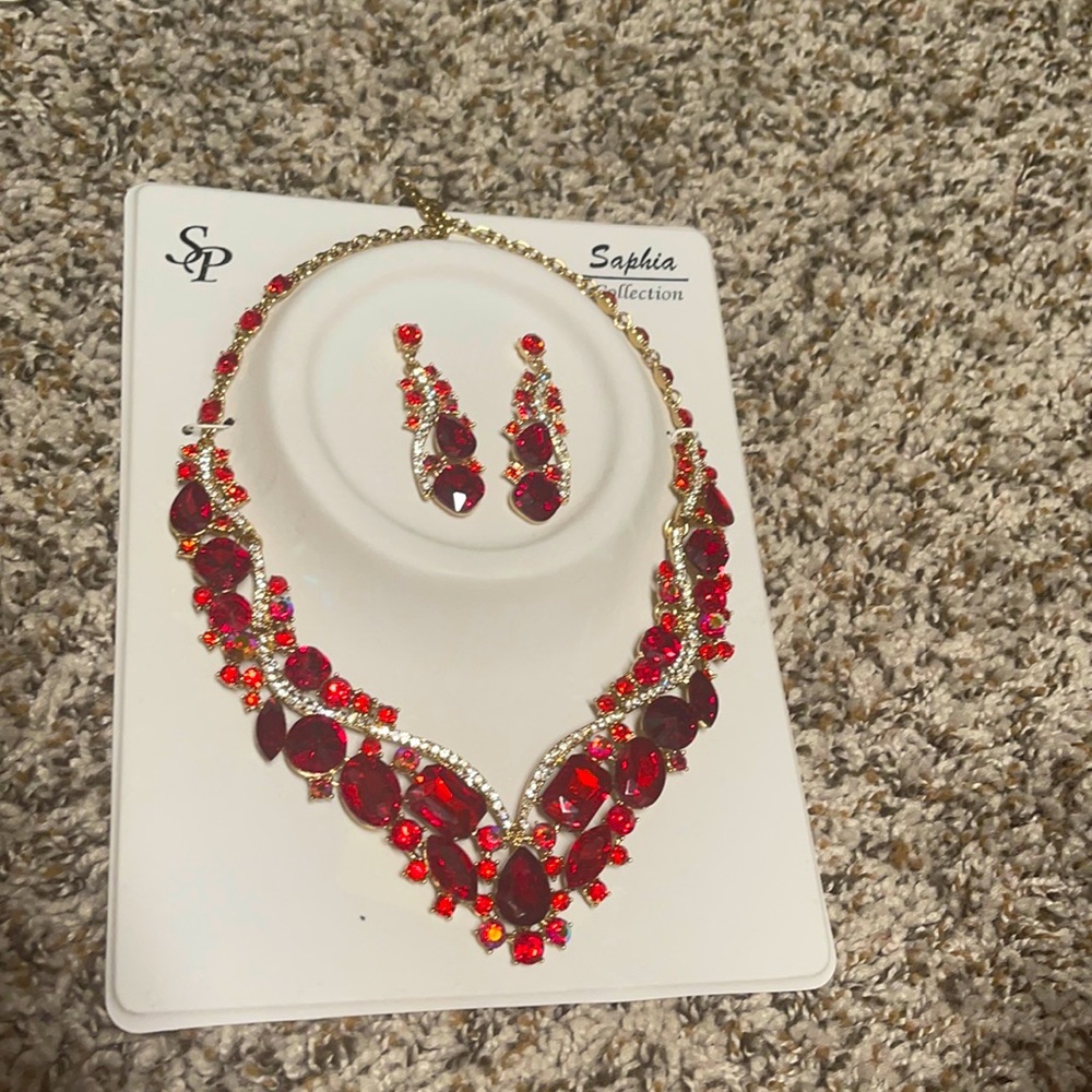 Jewelry set, necklace and earrings
